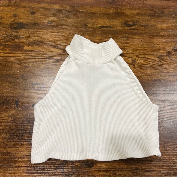 ZARA Halter crop top in Cream - Picture 2 of 2